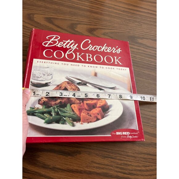 The Big Red Cookbook from Betty Crocker hardback - Picture 6 of 7